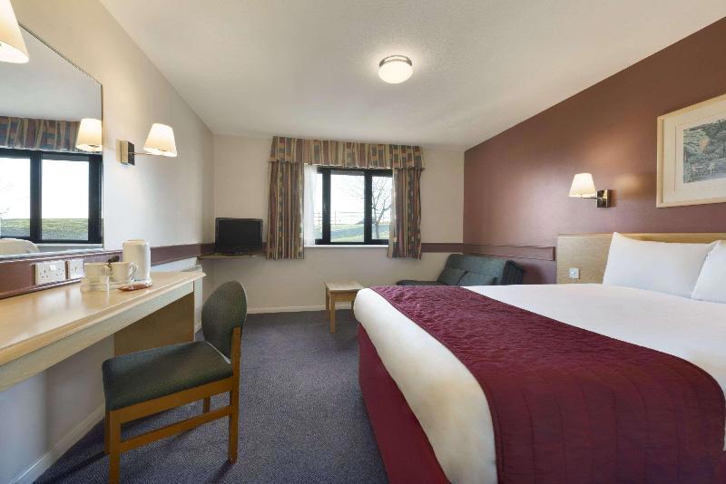 Days Inn By Wyndham Membury M4