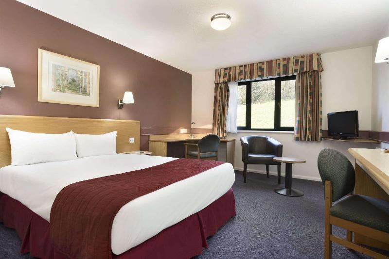 Days Inn By Wyndham Membury M4