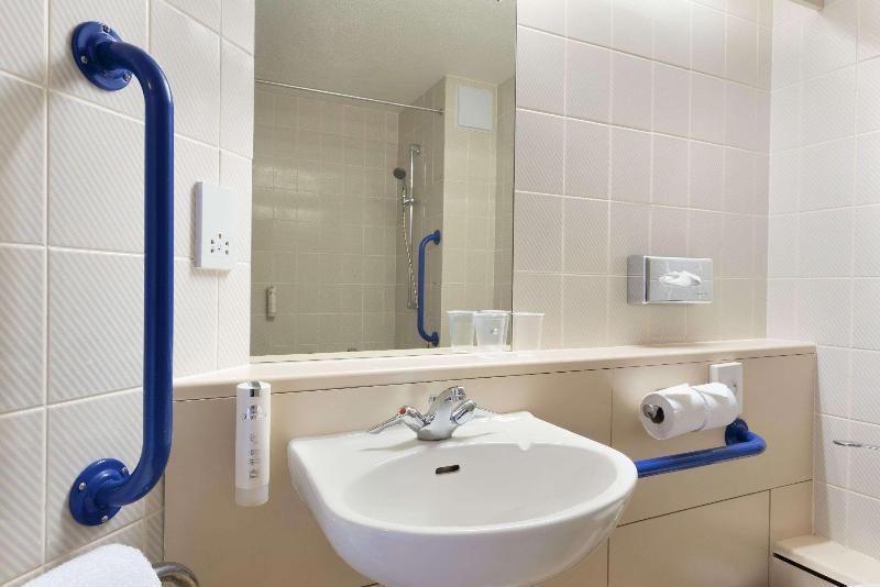 Days Inn By Wyndham Membury M4