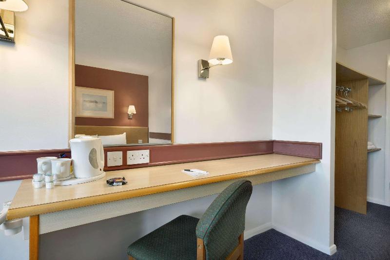 Days Inn By Wyndham Membury M4