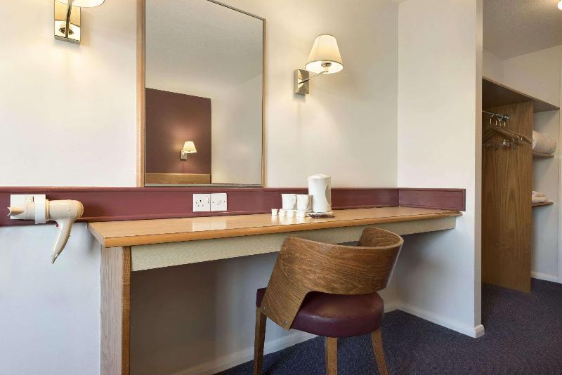 Days Inn By Wyndham Membury M4