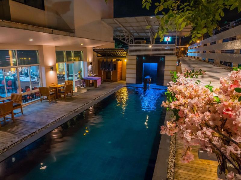 Atrium Boutique Hotel