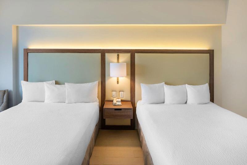 Fairfield By Marriott Los Cabos