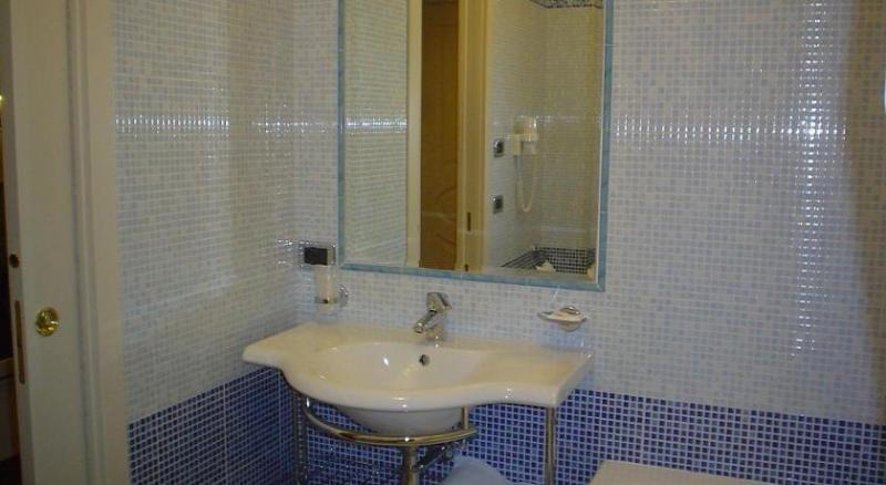 Hotel Dina galeri fotoğrafı