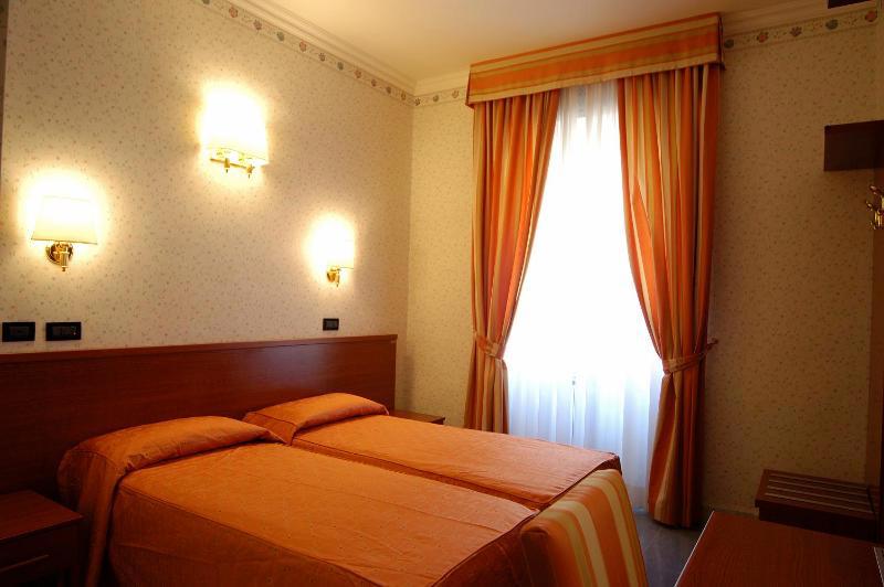 Hotel Dina galeri fotoğrafı