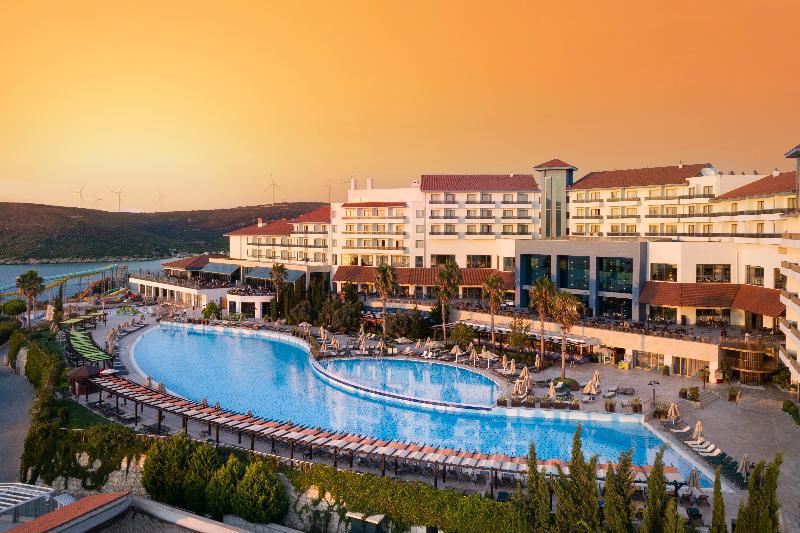 Royal Teos Thermal Resort Clinic & Spa - Halal Hotel