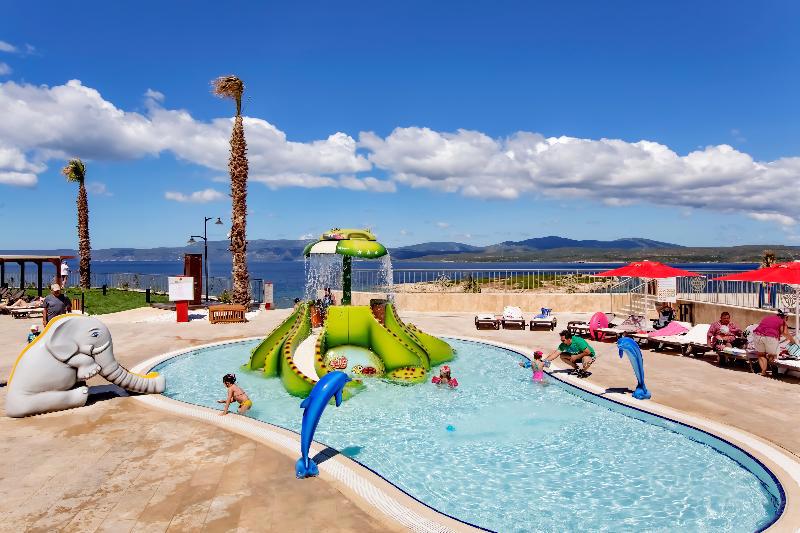 Royal Teos Thermal Resort Clinic & Spa - Halal Hotel