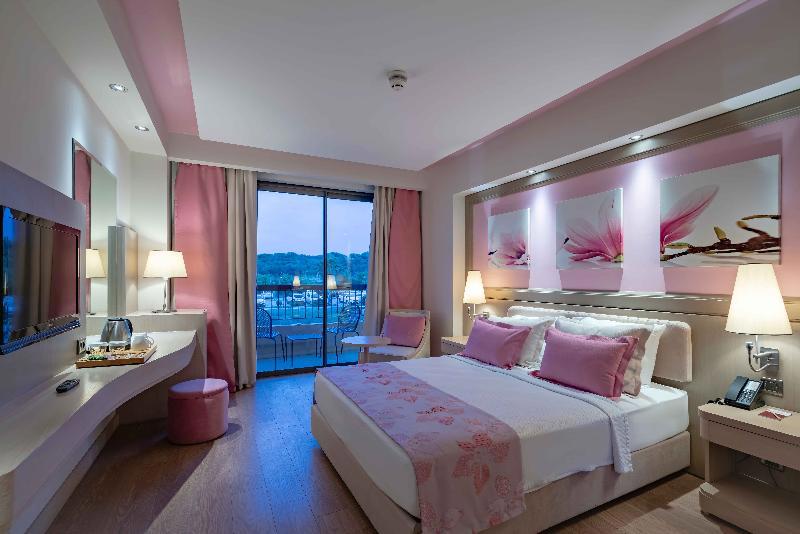 Royal Teos Thermal Resort Clinic & Spa - Halal Hotel