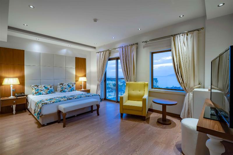 Royal Teos Thermal Resort Clinic & Spa - Halal Hotel