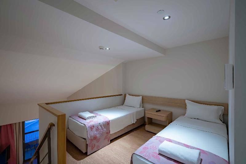 Royal Teos Thermal Resort Clinic & Spa - Halal Hotel