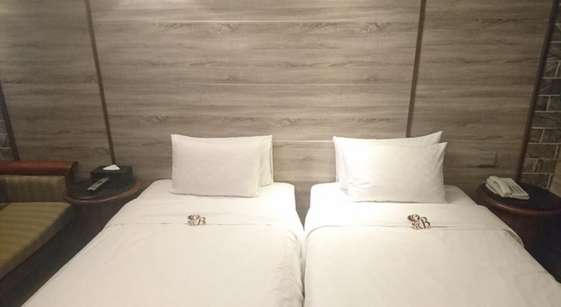 Burgary Hotel