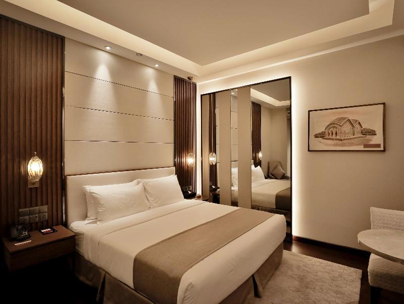 Best Western Plus Runway - Luxury Collection Hotel