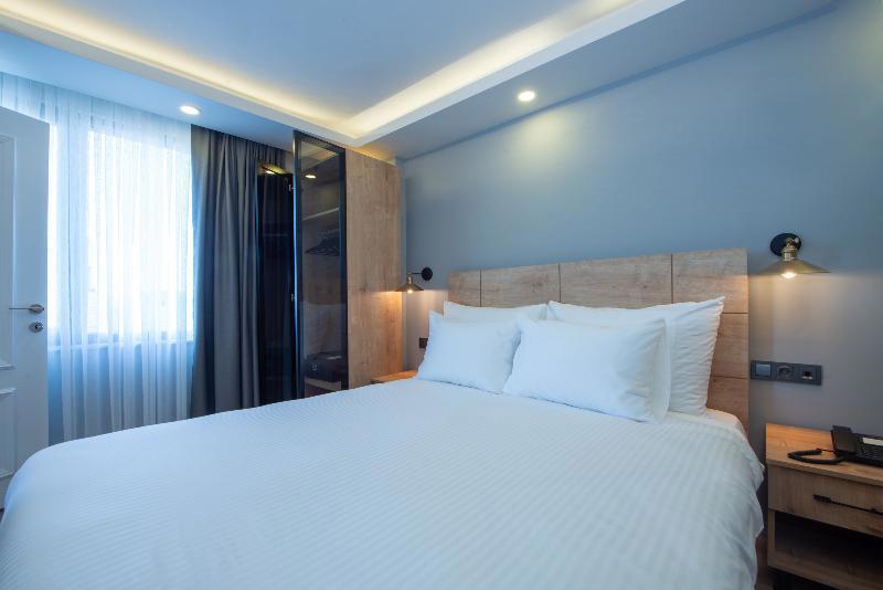 Art Karakoy Suites Hotel