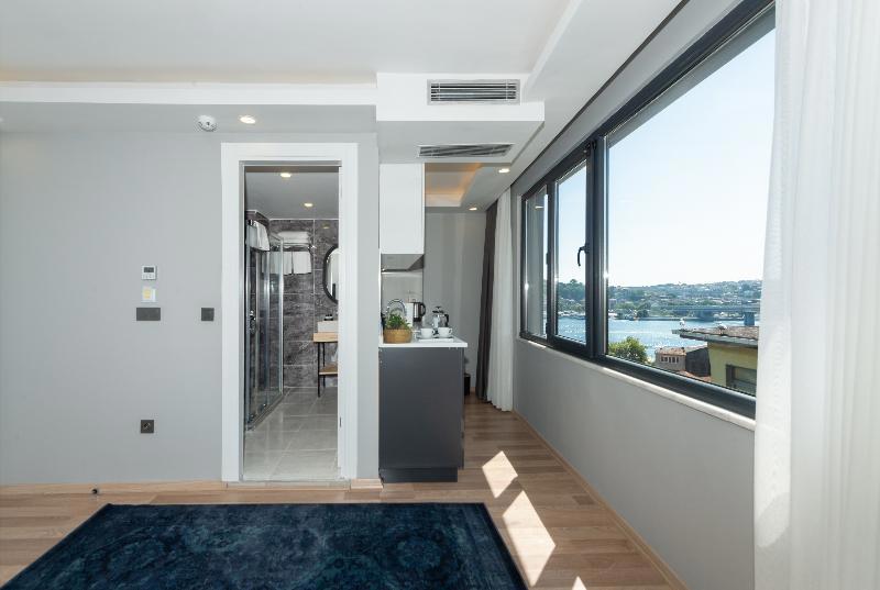Art Karakoy Suites Hotel