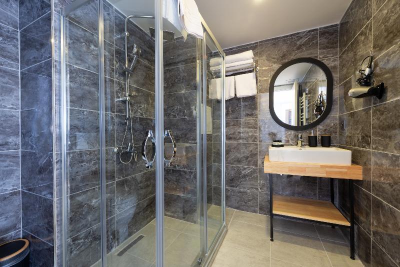 Art Karakoy Suites Hotel