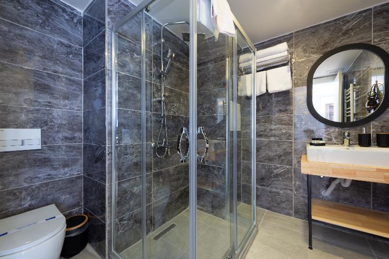 Art Karakoy Suites Hotel