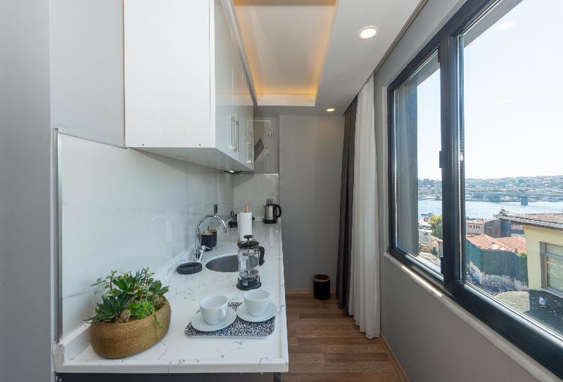 Art Karakoy Suites Hotel
