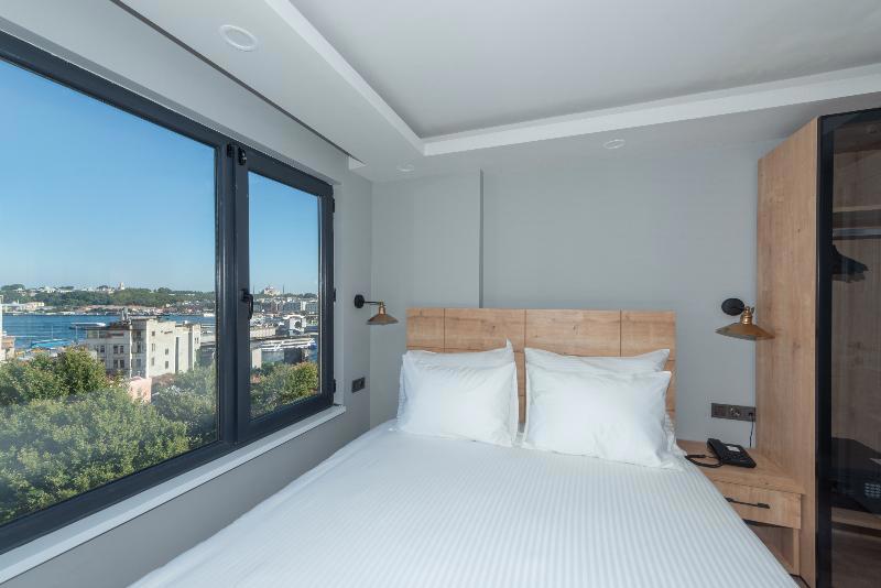 Art Karakoy Suites Hotel
