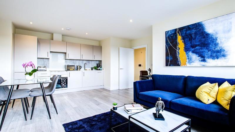 Hybrid Resi - Cheam