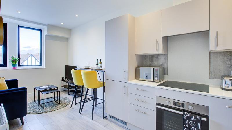 Hybrid Resi - Cheam