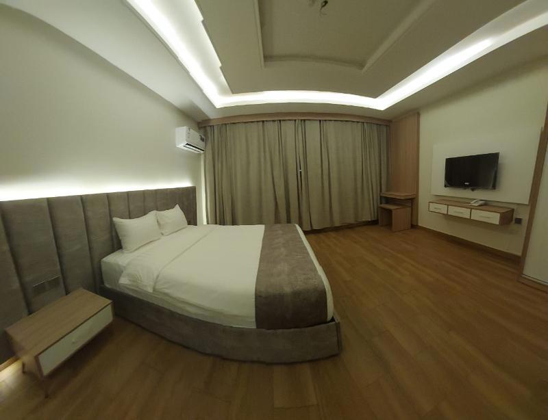 Golden Tulip Abha