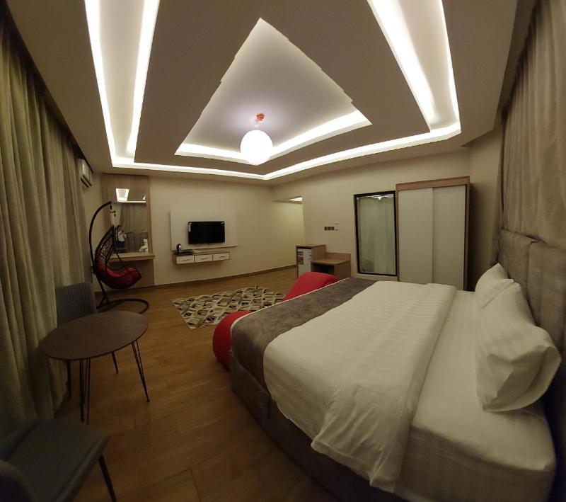 Golden Tulip Abha