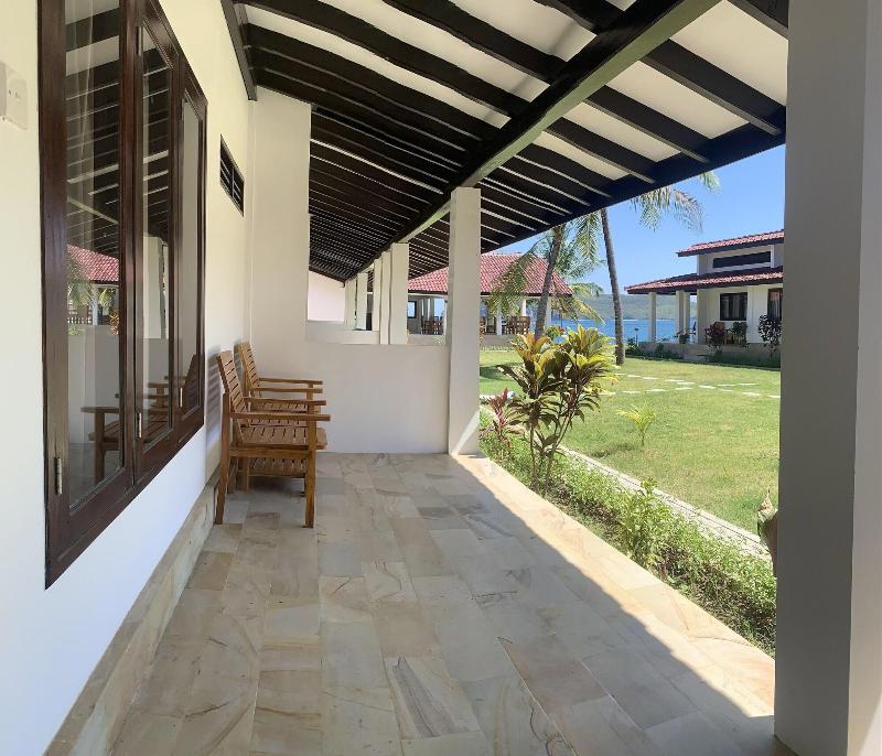 Balong Balong Surf Bungalows