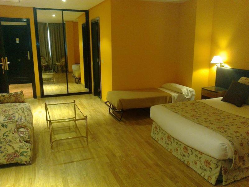 Aeropuerto Ifema Madrid Torre Premium