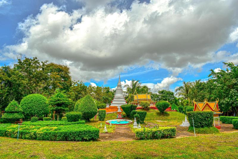 Dara Express Inn By Angkor Green Gardens