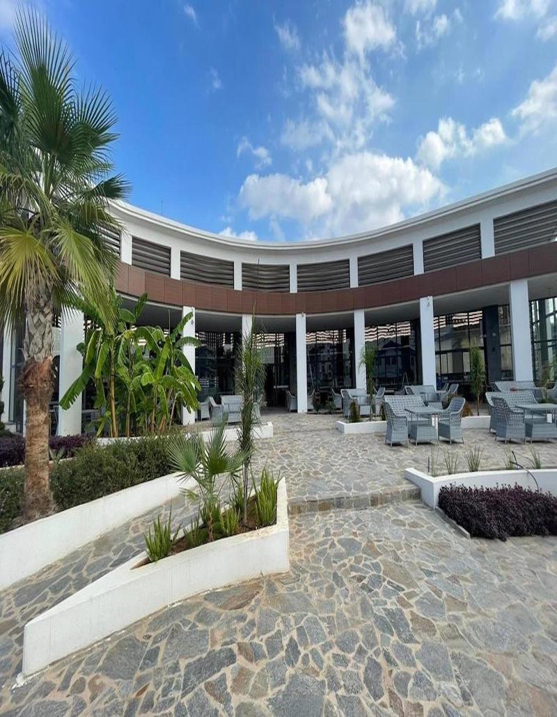 Ekor Elegance Hotel