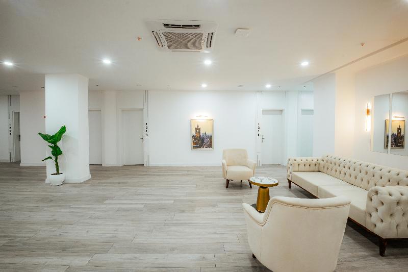 Regenesis Suite Hotel & Spa