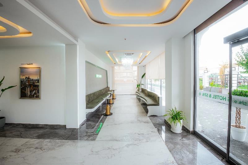 Regenesis Suite Hotel & Spa