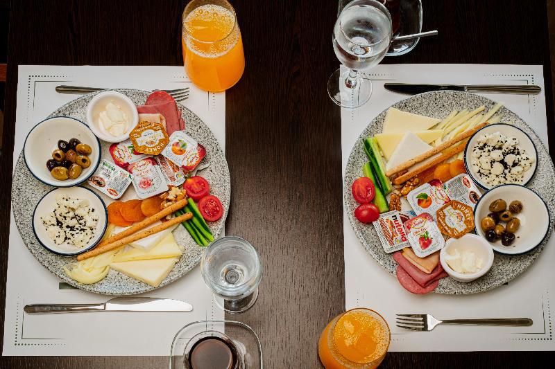 Regenesis Suite Hotel & Spa