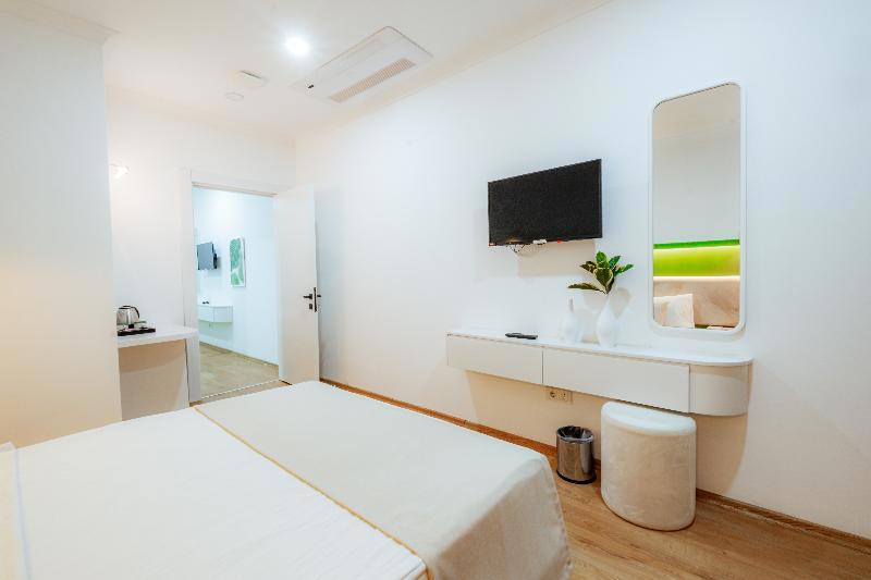 Regenesis Suite Hotel & Spa