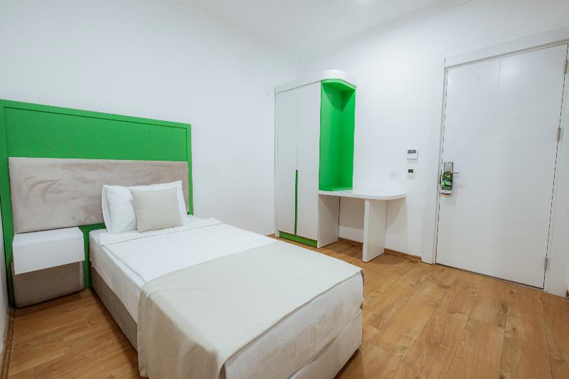 Regenesis Suite Hotel & Spa