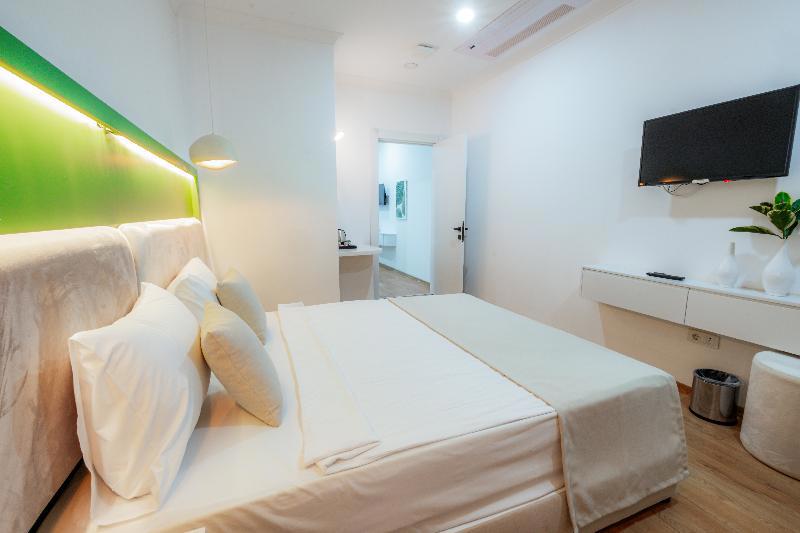 Regenesis Suite Hotel & Spa