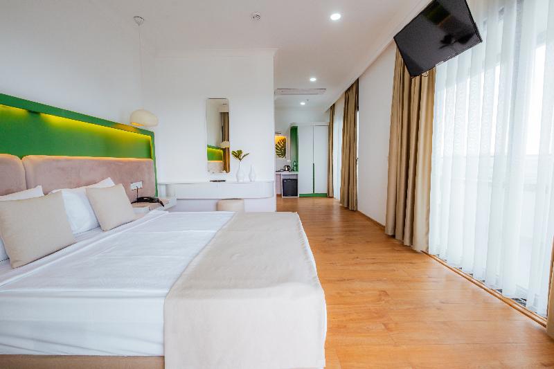 Regenesis Suite Hotel & Spa