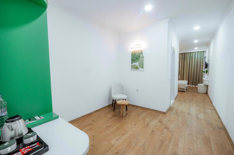 Regenesis Suite Hotel & Spa