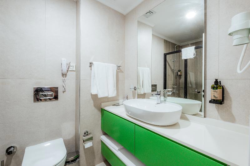 Regenesis Suite Hotel & Spa