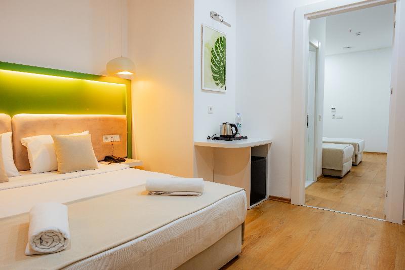 Regenesis Suite Hotel & Spa