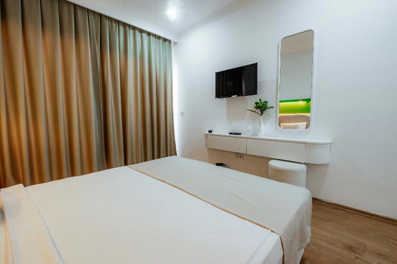 Regenesis Suite Hotel & Spa