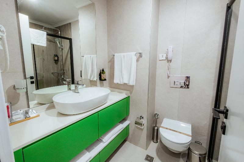 Regenesis Suite Hotel & Spa