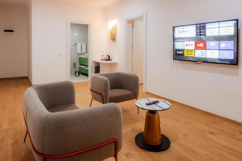 Regenesis Suite Hotel & Spa