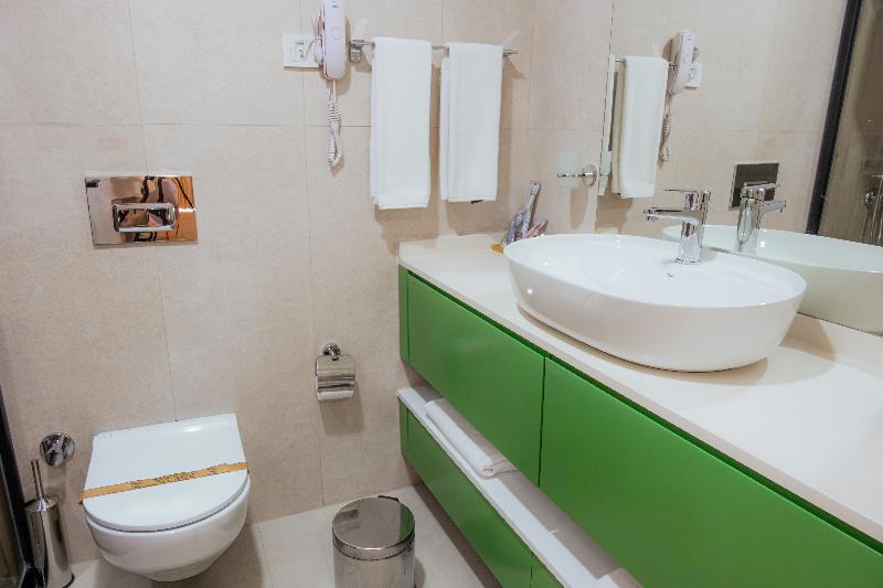 Regenesis Suite Hotel & Spa