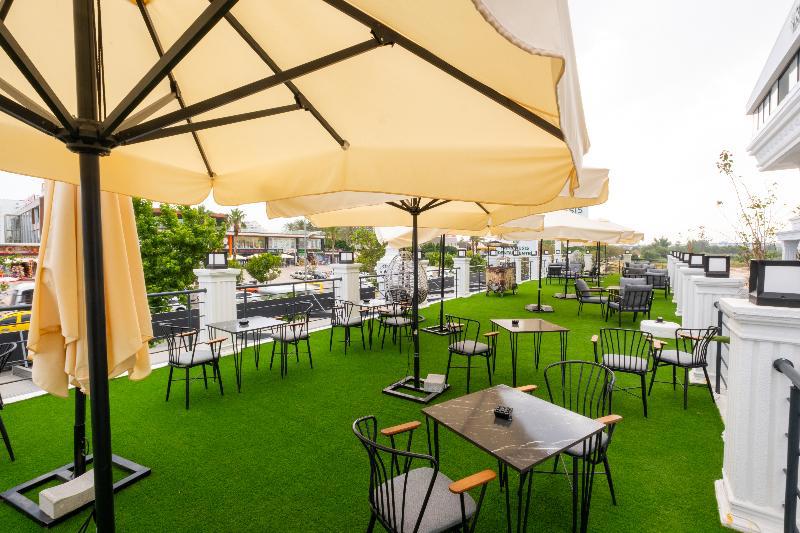 Regenesis Suite Hotel & Spa