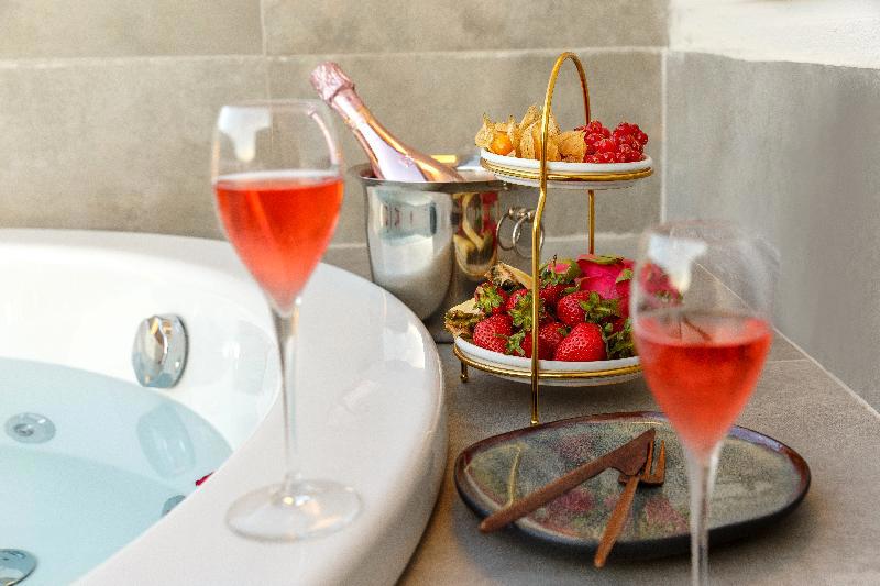 The One Living Hotel