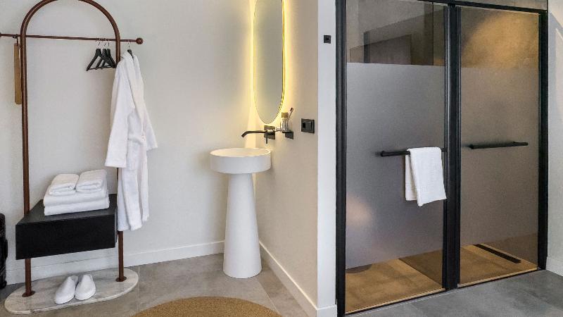 The One Living Hotel