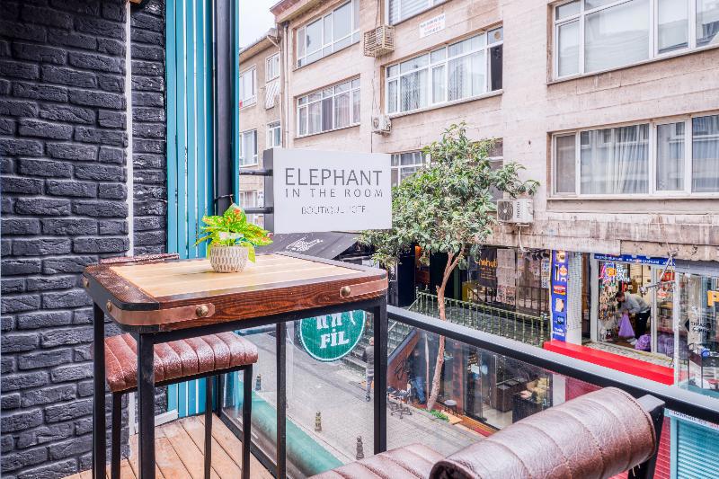 Elephant In The Room Hotel