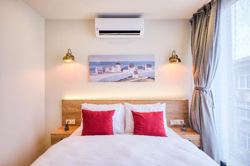 Elephant In The Room Hotel
