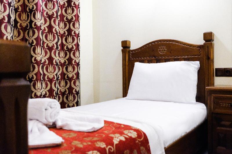 Le Antique 1892 Istanbul